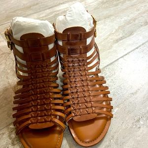 Vince Camuto gladiator sandals. Well kept, great condition. No box Pet free home